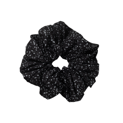 Musta, valkoiset pilkut